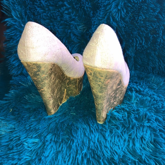 Brand New Light Pink and hint of gold Wedges - Picture 3 of 4